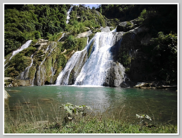 Thác Thạch Lâm - địa điểm trekking được giới trẻ yêu thích 